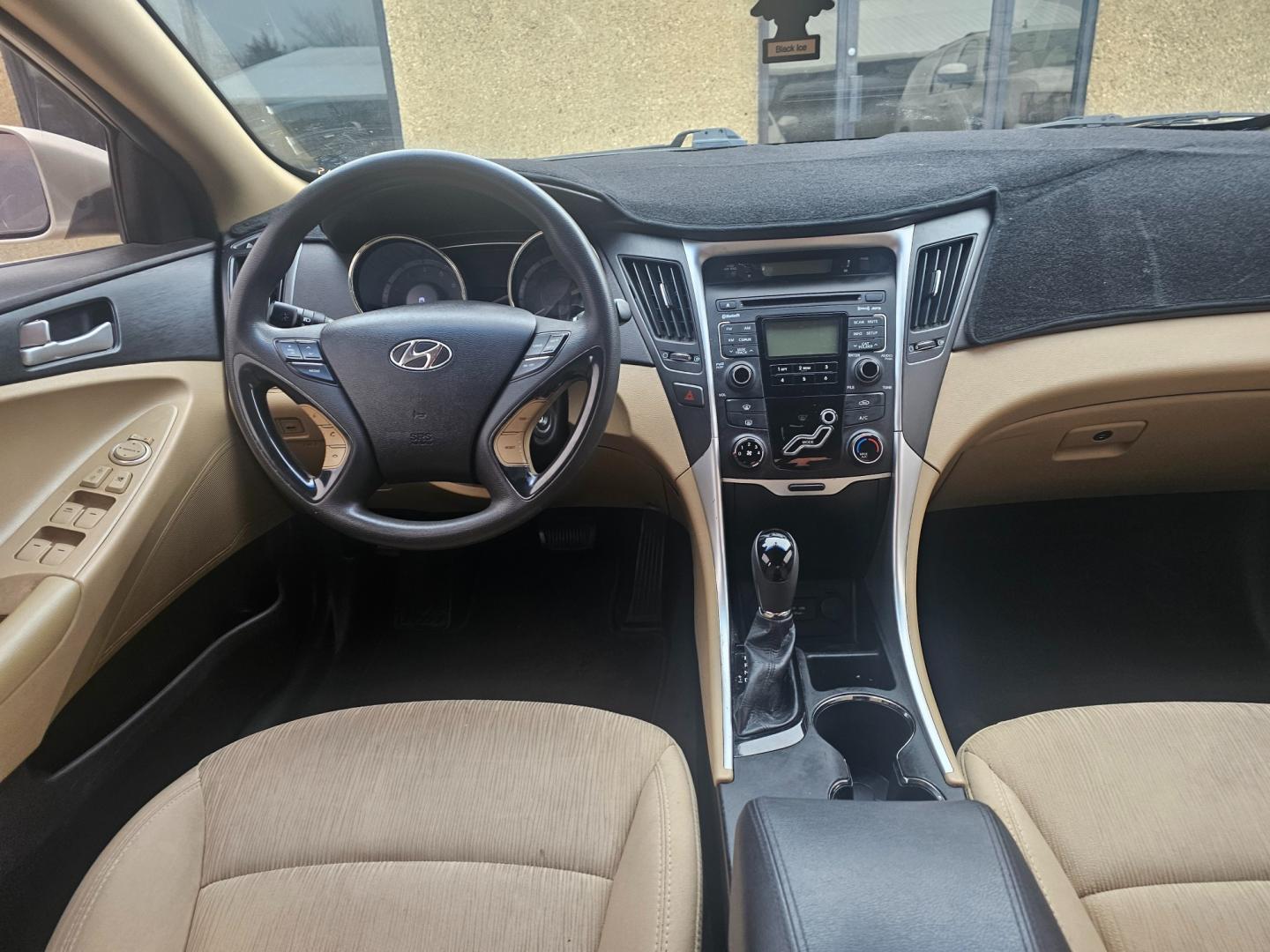 2011 GOLD Hyundai Sonata GLS Auto (5NPEB4AC6BH) with an 2.4L L4 DOHC 16V engine, 5-Speed Automatic transmission, located at 533 S Seven Points BLVD, Seven Points, TX, 75143, (430) 255-4030, 32.313999, -96.209351 - Photo#4